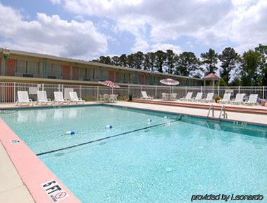 Days By Wyndham / Motel